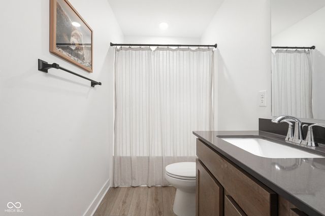 9091 Drakeswood Avenue, Mccordsville, IN 46055