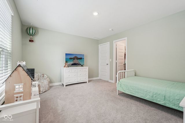 9091 Drakeswood Avenue, Mccordsville, IN 46055