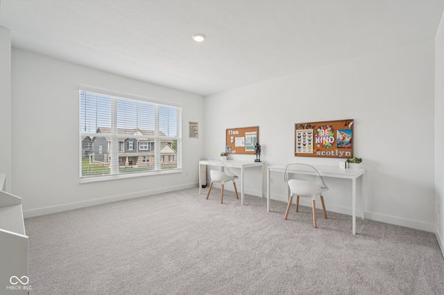 9091 Drakeswood Avenue, Mccordsville, IN 46055