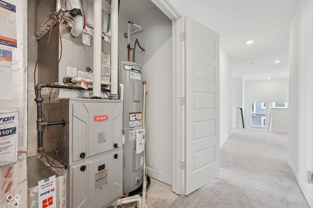 9091 Drakeswood Avenue, Mccordsville, IN 46055