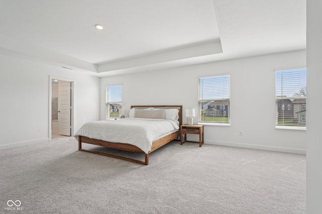 9091 Drakeswood Avenue, Mccordsville, IN 46055