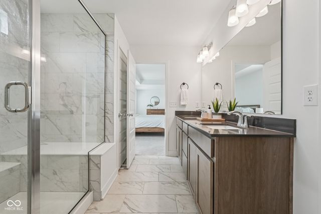 9091 Drakeswood Avenue, Mccordsville, IN 46055