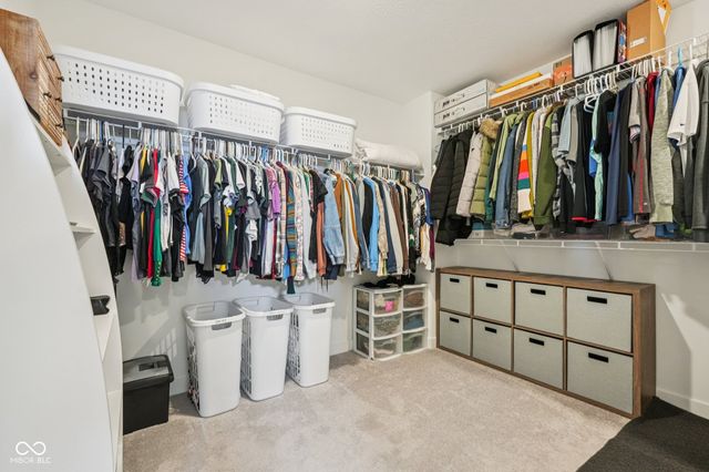 9091 Drakeswood Avenue, Mccordsville, IN 46055