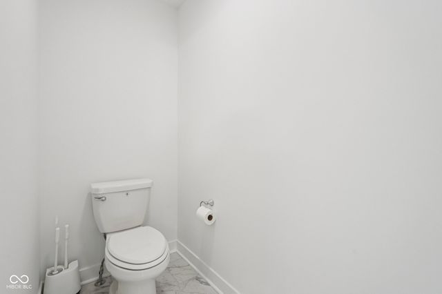 9091 Drakeswood Avenue, Mccordsville, IN 46055