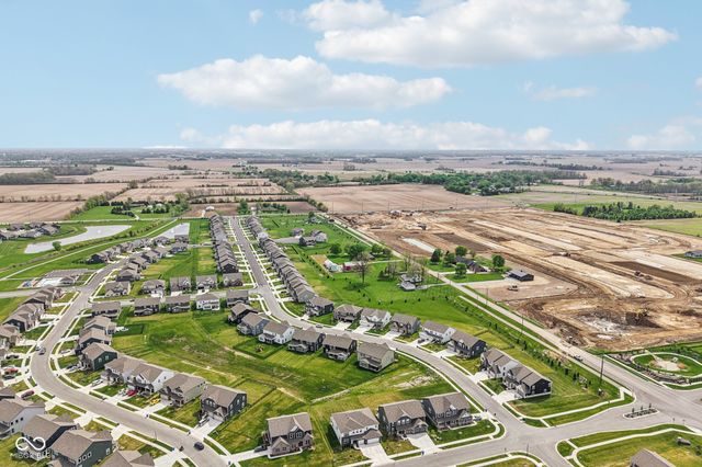 9091 Drakeswood Avenue, Mccordsville, IN 46055