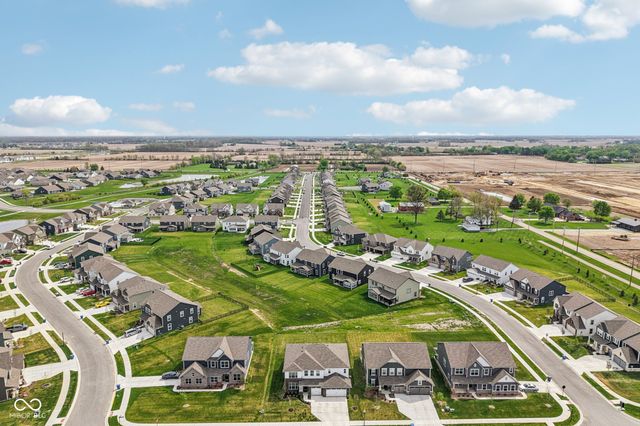 9091 Drakeswood Avenue, Mccordsville, IN 46055