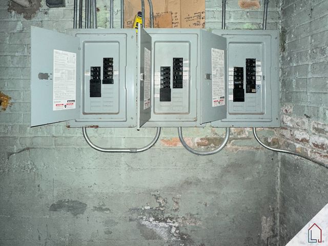 8237 S Green Street, Chicago, IL 60620