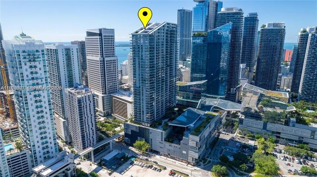 68 SE 6th St 1403, Miami, FL 33131