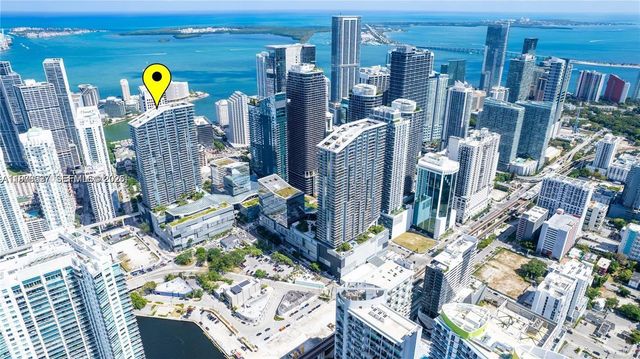 68 SE 6th St 1403, Miami, FL 33131