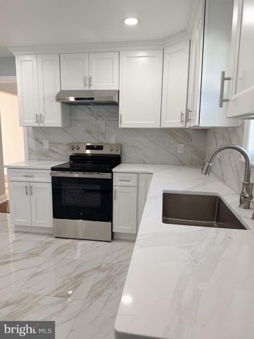 323 SAINT JAMES AVE, Cherry Hill, NJ 08002