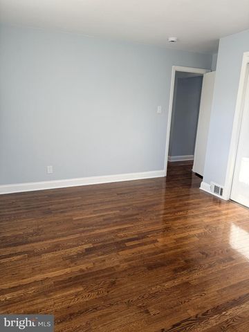 323 SAINT JAMES AVE, Cherry Hill, NJ 08002