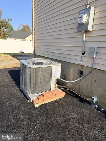 323 SAINT JAMES AVE, Cherry Hill, NJ 08002