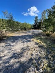 268 River View Drive, Castle Rock, WA 98611