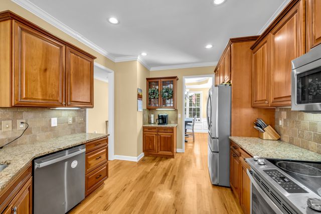 109 Hillside Dr, Dickson, TN 37055