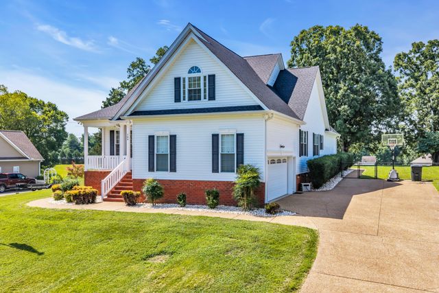 109 Hillside Dr, Dickson, TN 37055