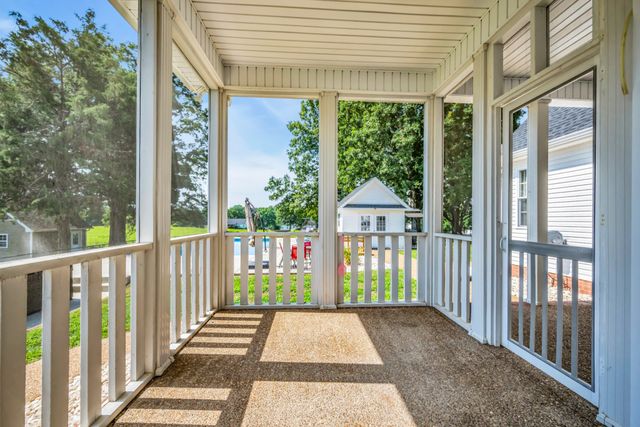 109 Hillside Dr, Dickson, TN 37055