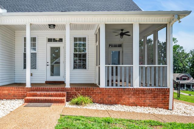 109 Hillside Dr, Dickson, TN 37055