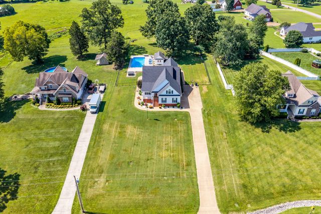 109 Hillside Dr, Dickson, TN 37055