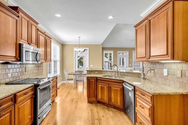 109 Hillside Dr, Dickson, TN 37055