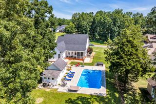 109 Hillside Dr, Dickson, TN 37055