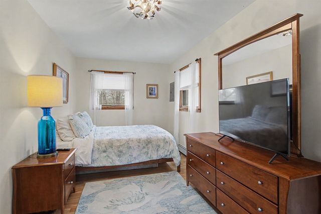 60 Wheatley Road, Hinesburg, VT 05461