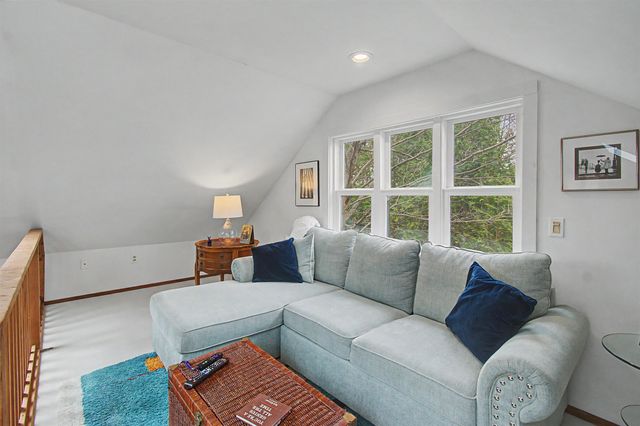 60 Wheatley Road, Hinesburg, VT 05461