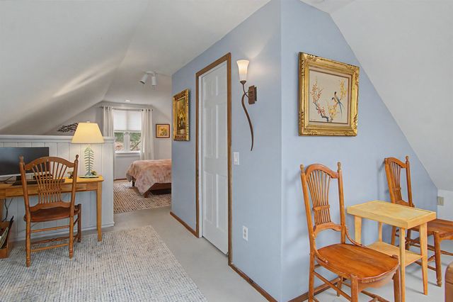 60 Wheatley Road, Hinesburg, VT 05461