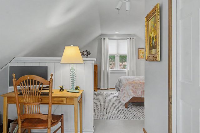 60 Wheatley Road, Hinesburg, VT 05461