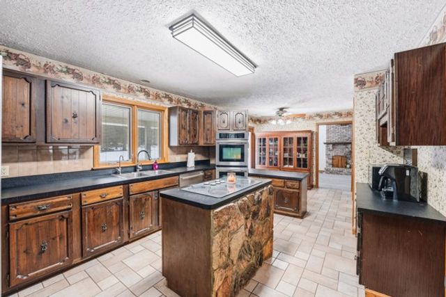 6958 Dermond Road, Lackawannock Twp, PA 16148