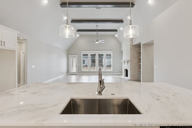 668 E 148th Place S, Glenpool, OK 74033