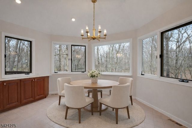 15 Robinhood Dr, Mountain Lakes Boro, NJ 07046
