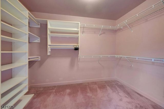 15 Robinhood Dr, Mountain Lakes Boro, NJ 07046
