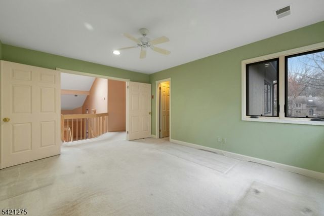 15 Robinhood Dr, Mountain Lakes Boro, NJ 07046
