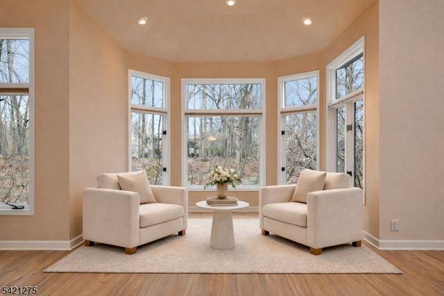 15 Robinhood Dr, Mountain Lakes Boro, NJ 07046