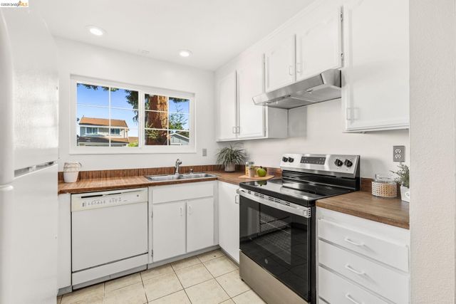 2412 Sequoia Dr, Antioch, CA 94509