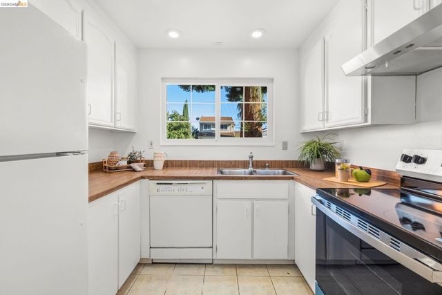 2412 Sequoia Dr, Antioch, CA 94509
