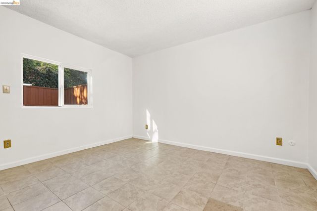 2412 Sequoia Dr, Antioch, CA 94509