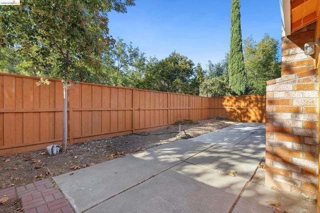2412 Sequoia Dr, Antioch, CA 94509