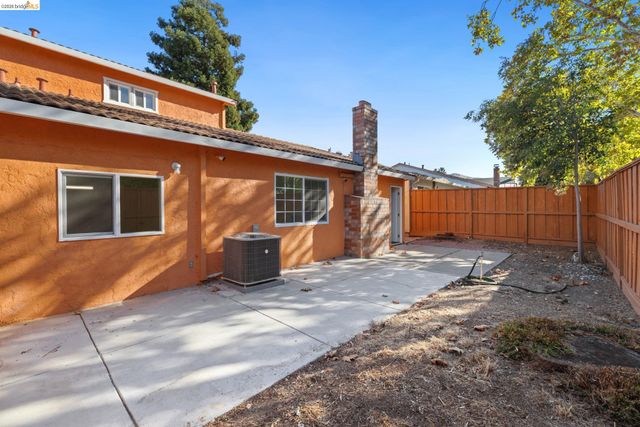 2412 Sequoia Dr, Antioch, CA 94509