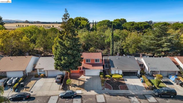2412 Sequoia Dr, Antioch, CA 94509