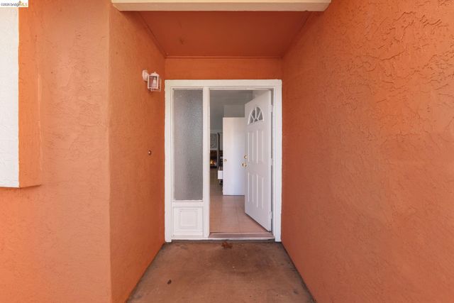 2412 Sequoia Dr, Antioch, CA 94509