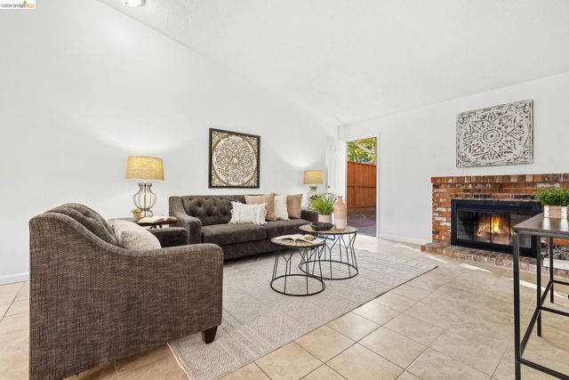 2412 Sequoia Dr, Antioch, CA 94509
