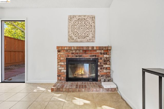 2412 Sequoia Dr, Antioch, CA 94509