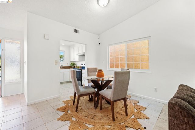 2412 Sequoia Dr, Antioch, CA 94509