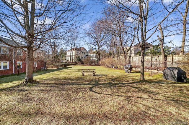 2 South Road 2P, Harrison, NY 10528