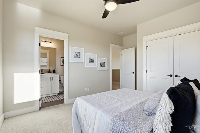 3915 W Riva Capri St, Meridian, ID 83646