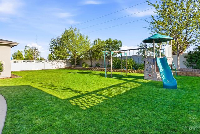 3915 W Riva Capri St, Meridian, ID 83646