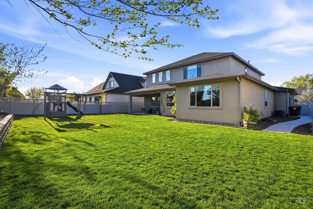 3915 W Riva Capri St, Meridian, ID 83646