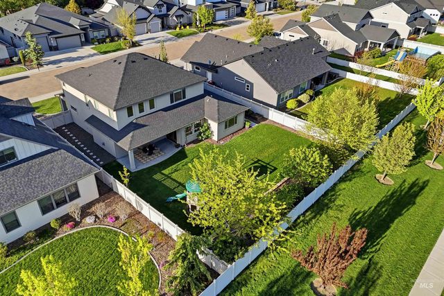 3915 W Riva Capri St, Meridian, ID 83646