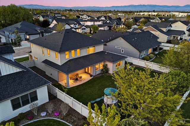 3915 W Riva Capri St, Meridian, ID 83646